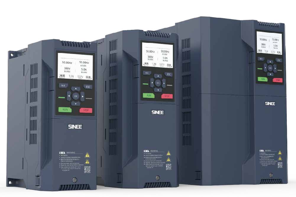 Inverter Sinee seri EM760 dalam tiga ukuran daya, dengan panel LCD